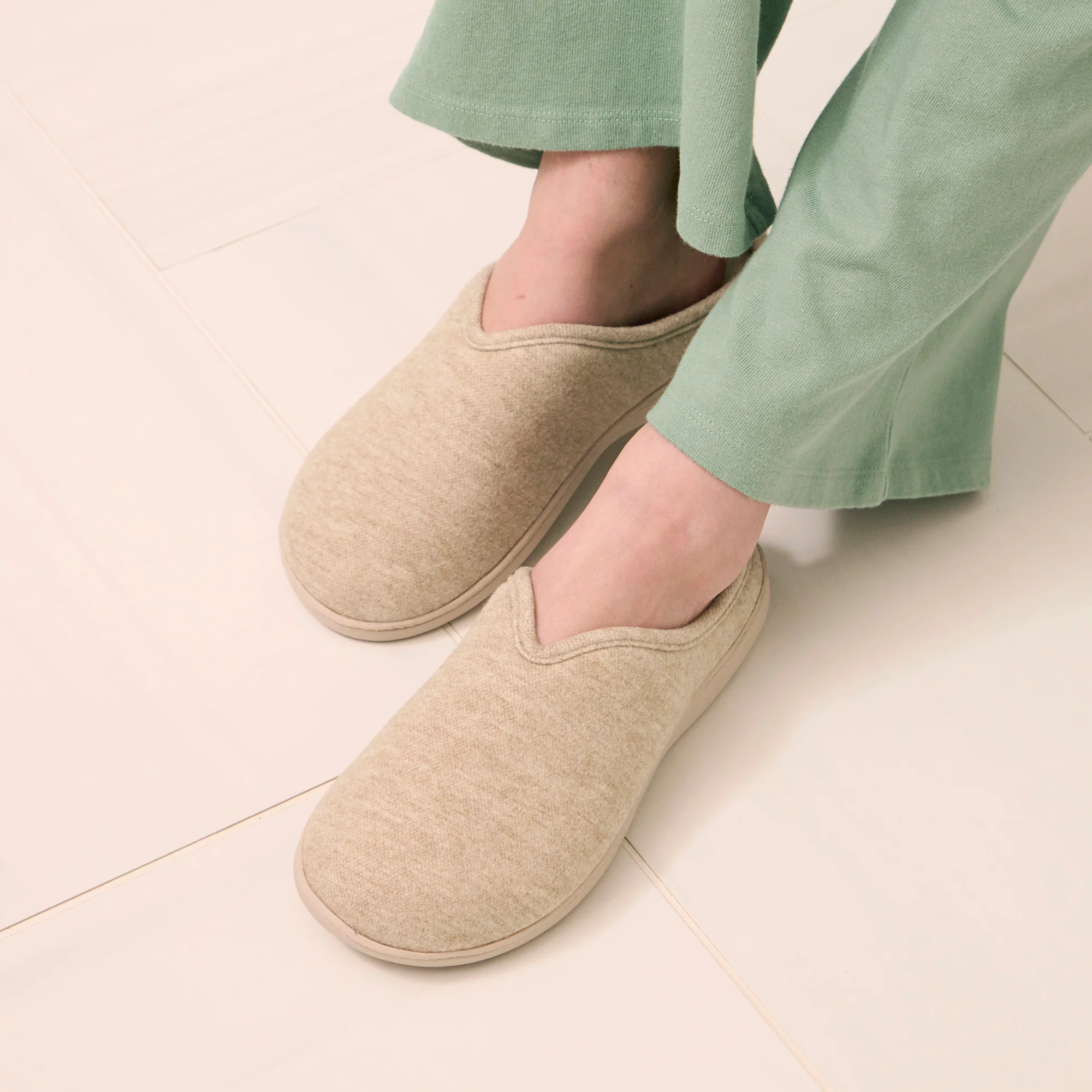 Women's Heathered Jersey Clog Slipper - Image 11