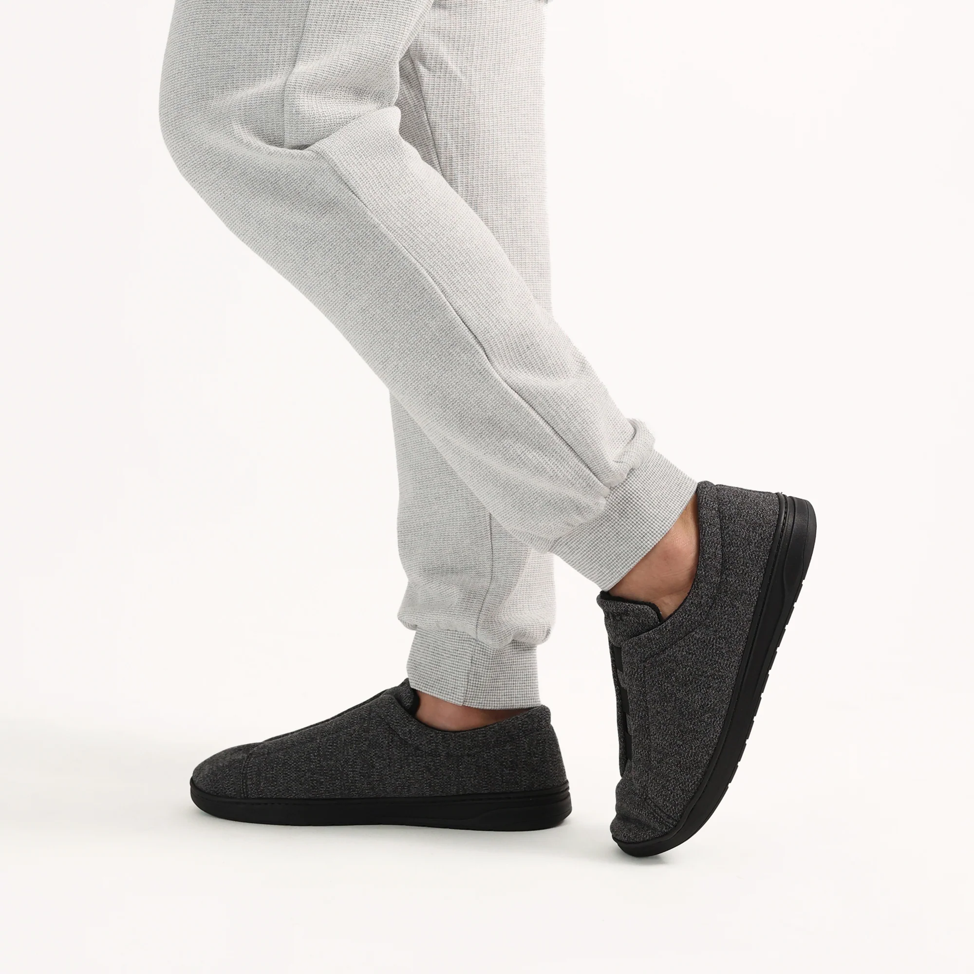 Men's Heathered Knit Brady Sneaker-Style Slipper - Image 13