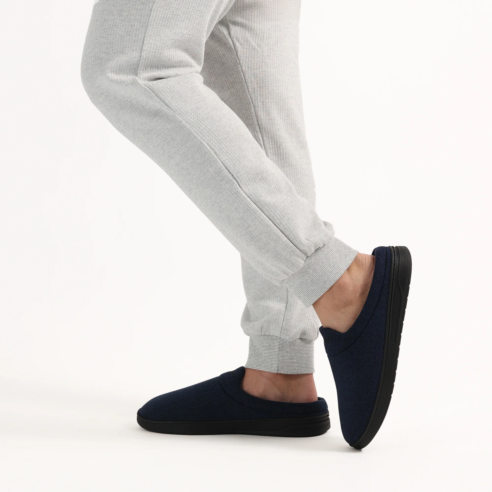 Men's Heathered Knit Brady Clog Slipper - Image 4