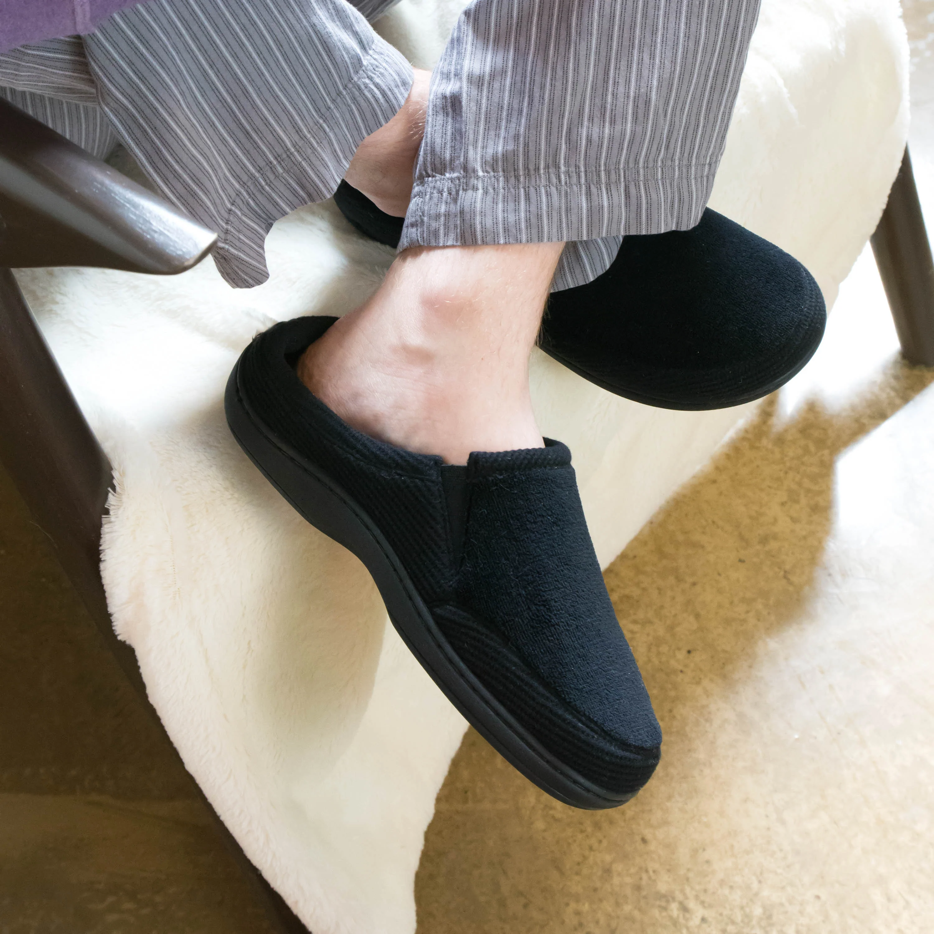 Men's Microterry and Waffle Texture Travis Clog Slipper - Image 18