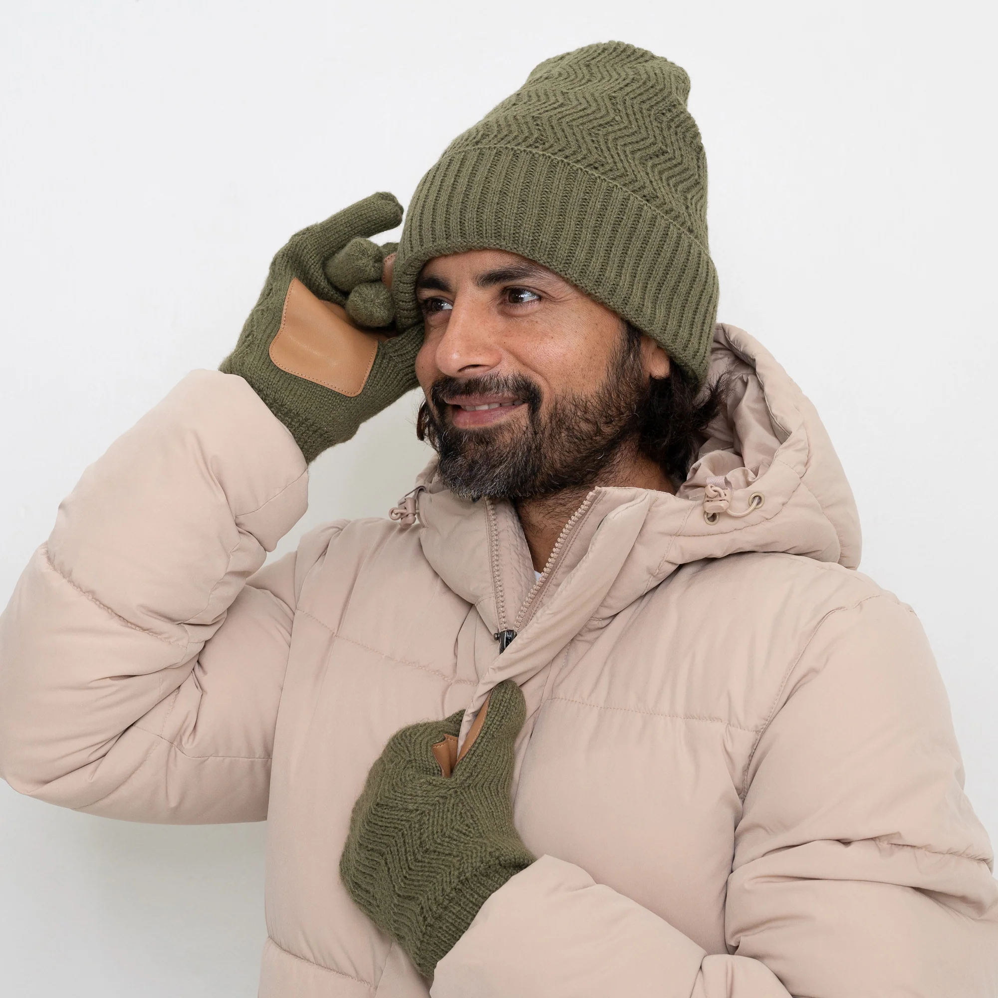 Men's Chevron Palmer Knit Gloves with smarDRI® and smarTouch® - Image 6